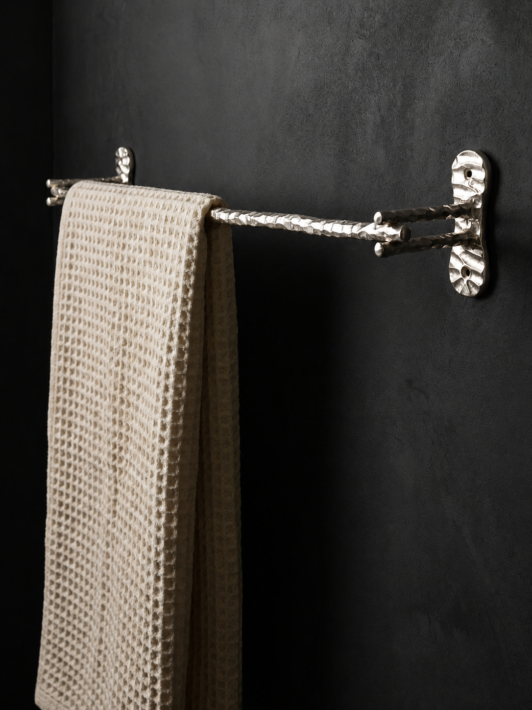 HEAVY DUTY LUXURY SOLID BRASS TOWEL BAR (24") F104