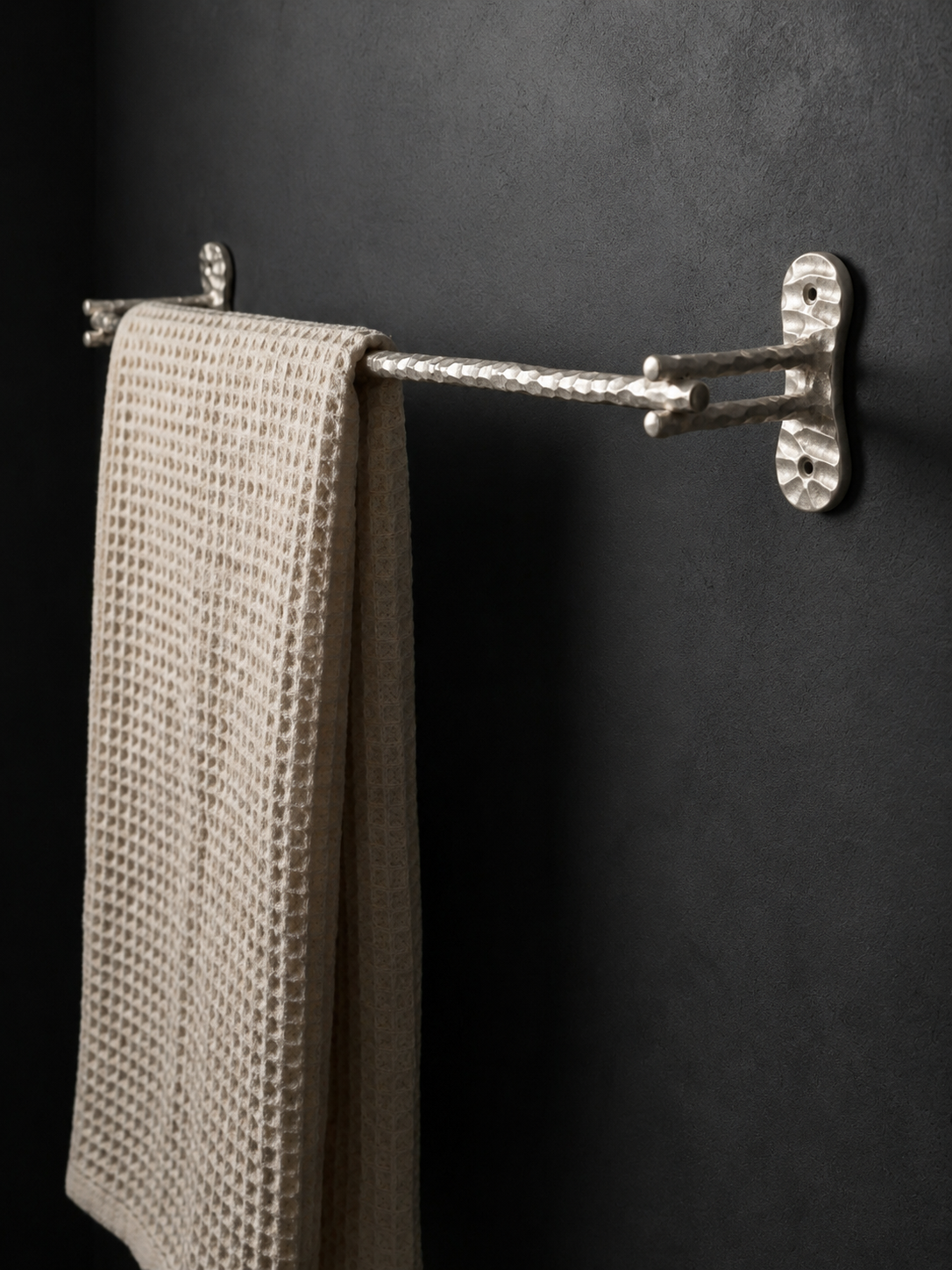 HEAVY DUTY LUXURY SOLID BRASS TOWEL BAR (24") F104