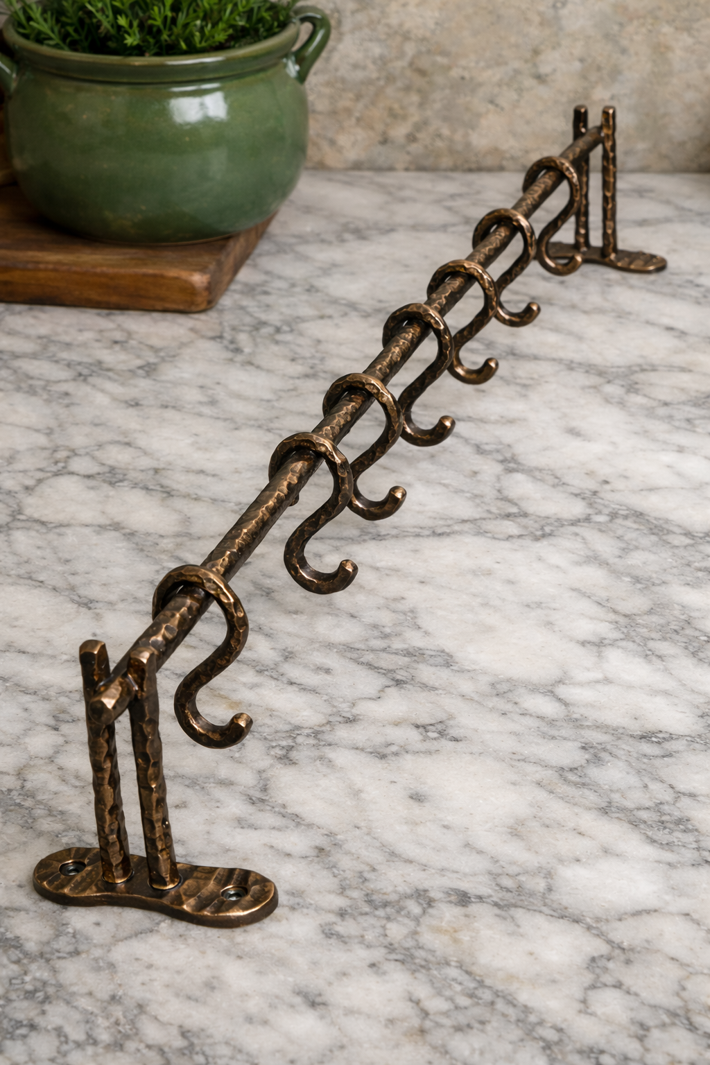 HEAVY DUTY LUXURY SOLID BRASS KITCHEN BAR (24"+7 HOOKS) F127
